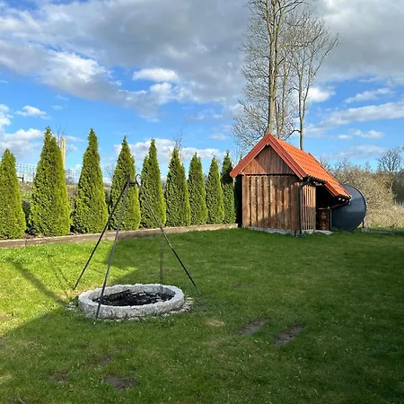 Caloroczny Nad Jeziorem - Balia Z Jacuzzi Feriehus Balewo (Pomerania)