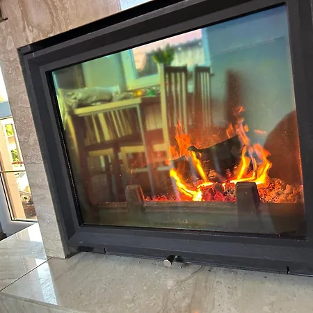 Dom wakacyjny Całoroczny Nad Jeziorem - Balia Z Jacuzzi Balewo (Pomerania)