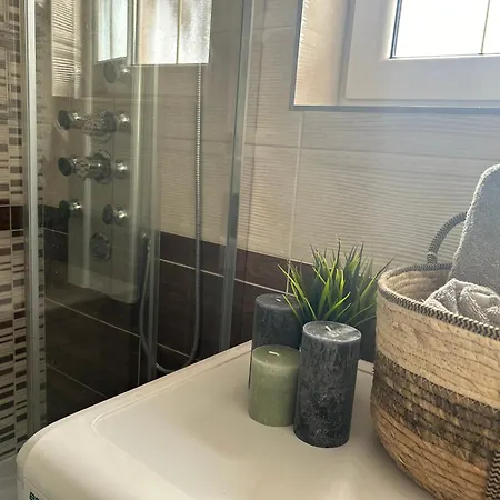 Dom wakacyjny Całoroczny Nad Jeziorem - Balia Z Jacuzzi Balewo (Pomerania)