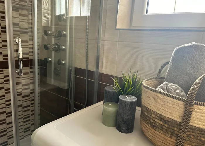 Dom wakacyjny Całoroczny Nad Jeziorem - Balia Z Jacuzzi Balewo (Pomerania)