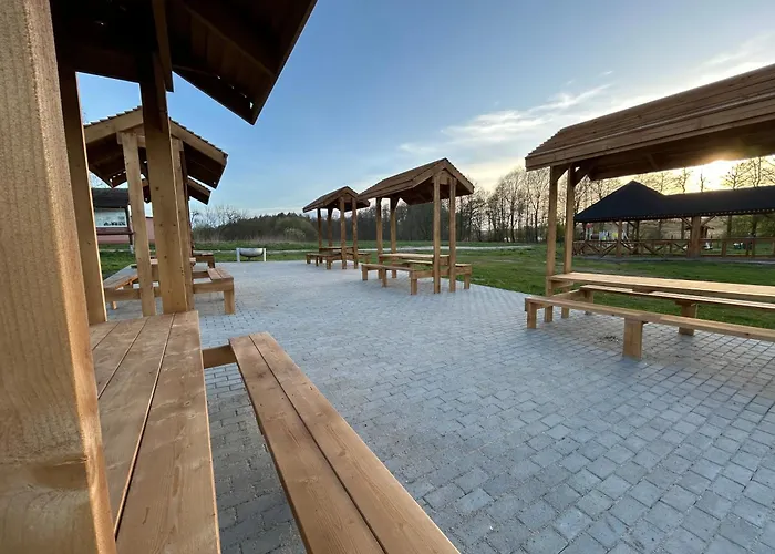 Dom wakacyjny Całoroczny Nad Jeziorem - Balia Z Jacuzzi Balewo (Pomerania)